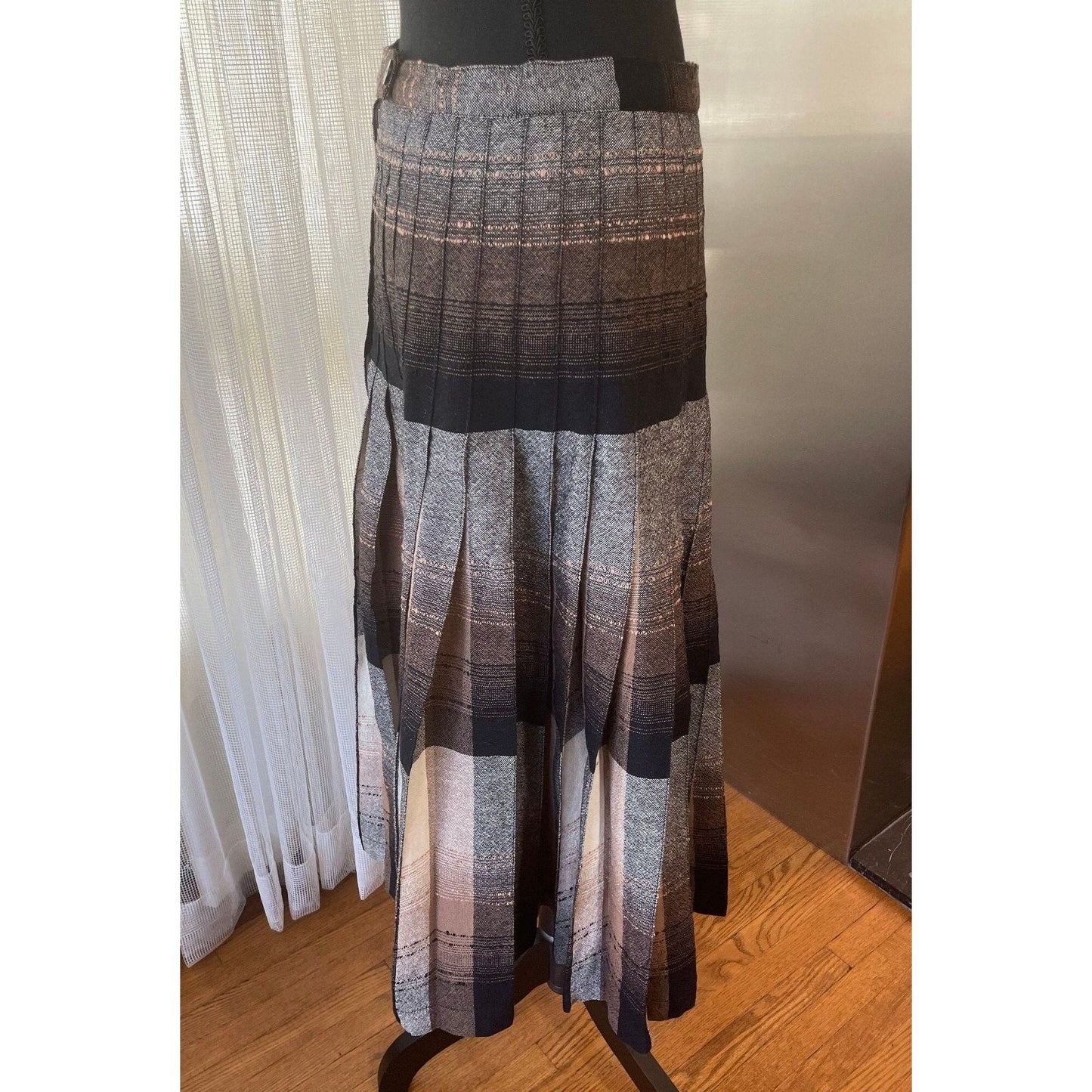 Vintage 80s wool pleated plaid skirt, Highland Queen made in Canada, reversible