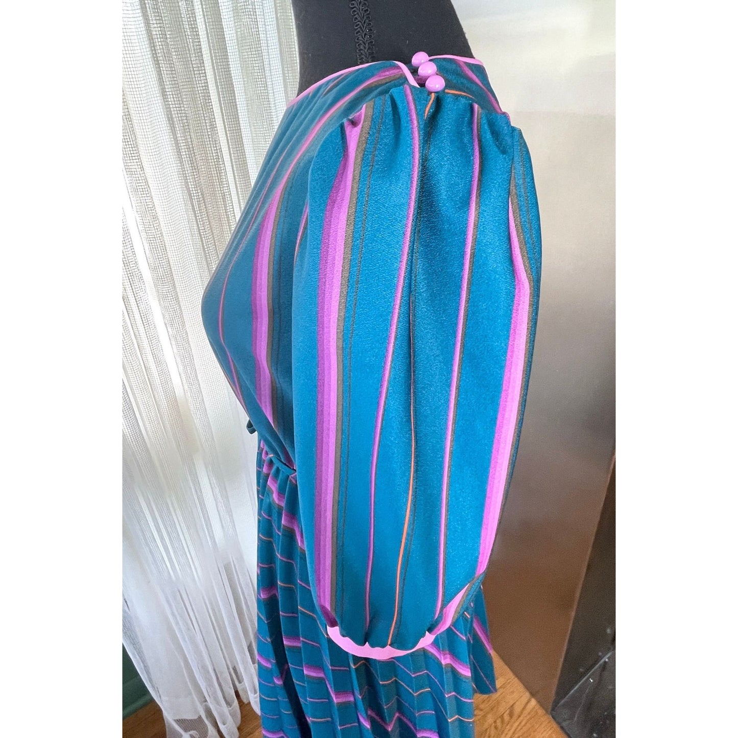 Vintage 80s dress, turquoise and pink stripes, long sleeves, pleated skirt
