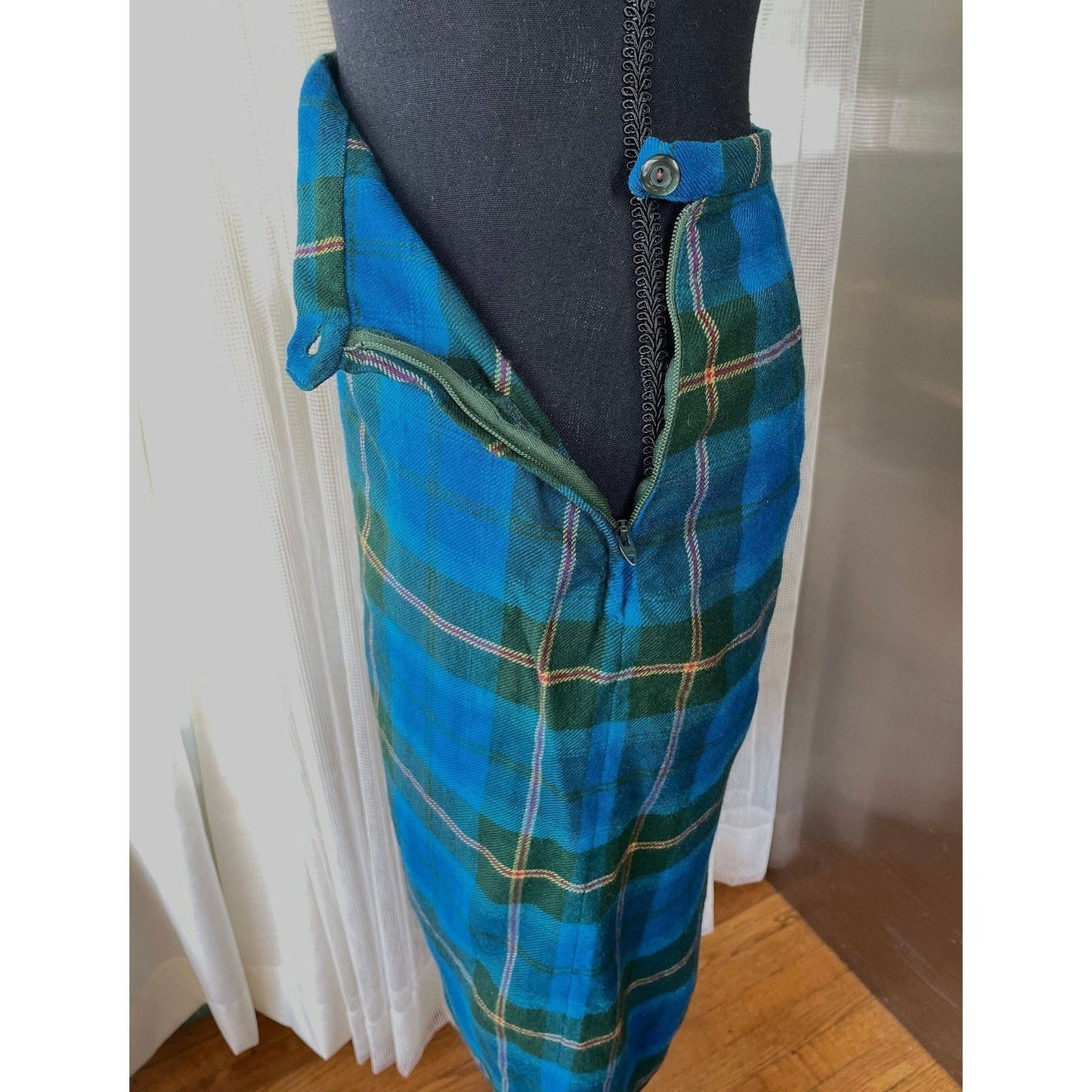 Vintage 1960s two pieces set, plaid wool jacket and straight skirt, AlJean