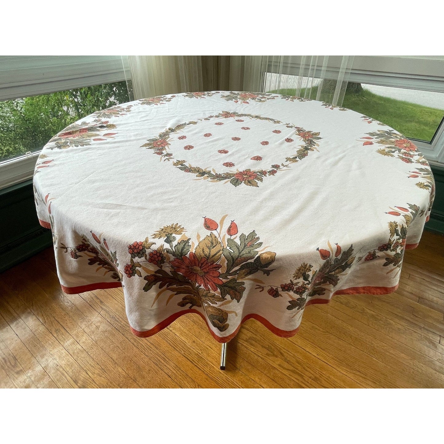 vintage 80s round tablecloth, flowers and mushroom orange and brown print