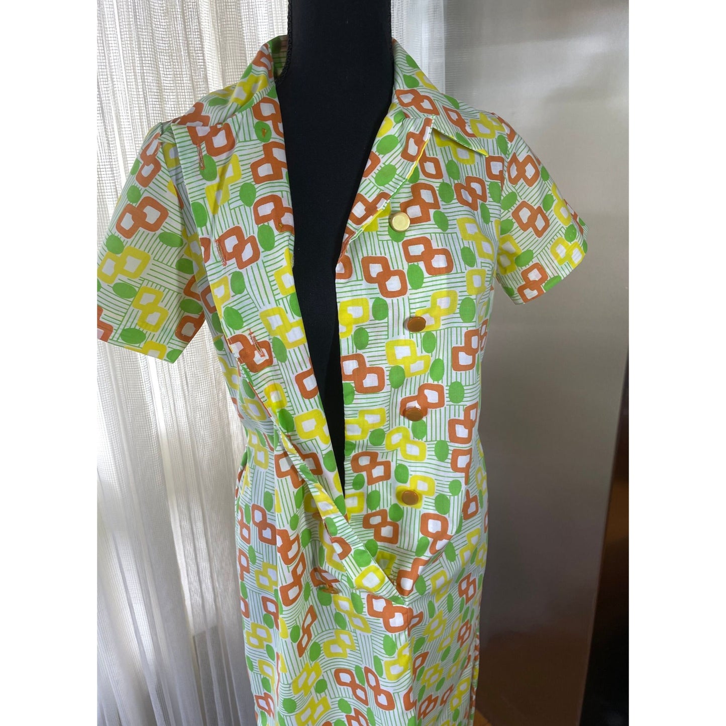 Vintage 70s dress, yellow, green, orange geometric pattern, short sleeves
