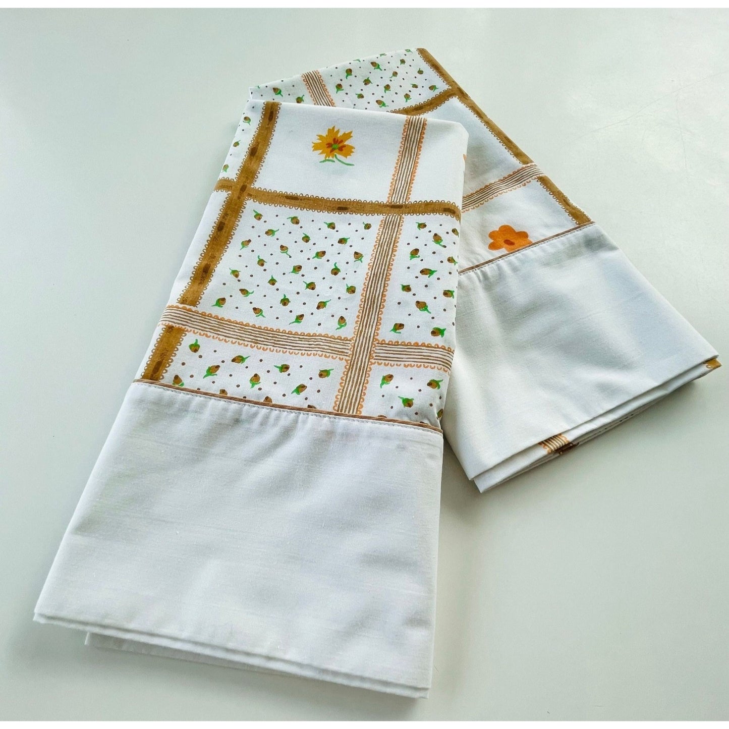 Vintage 80s pillowcases set