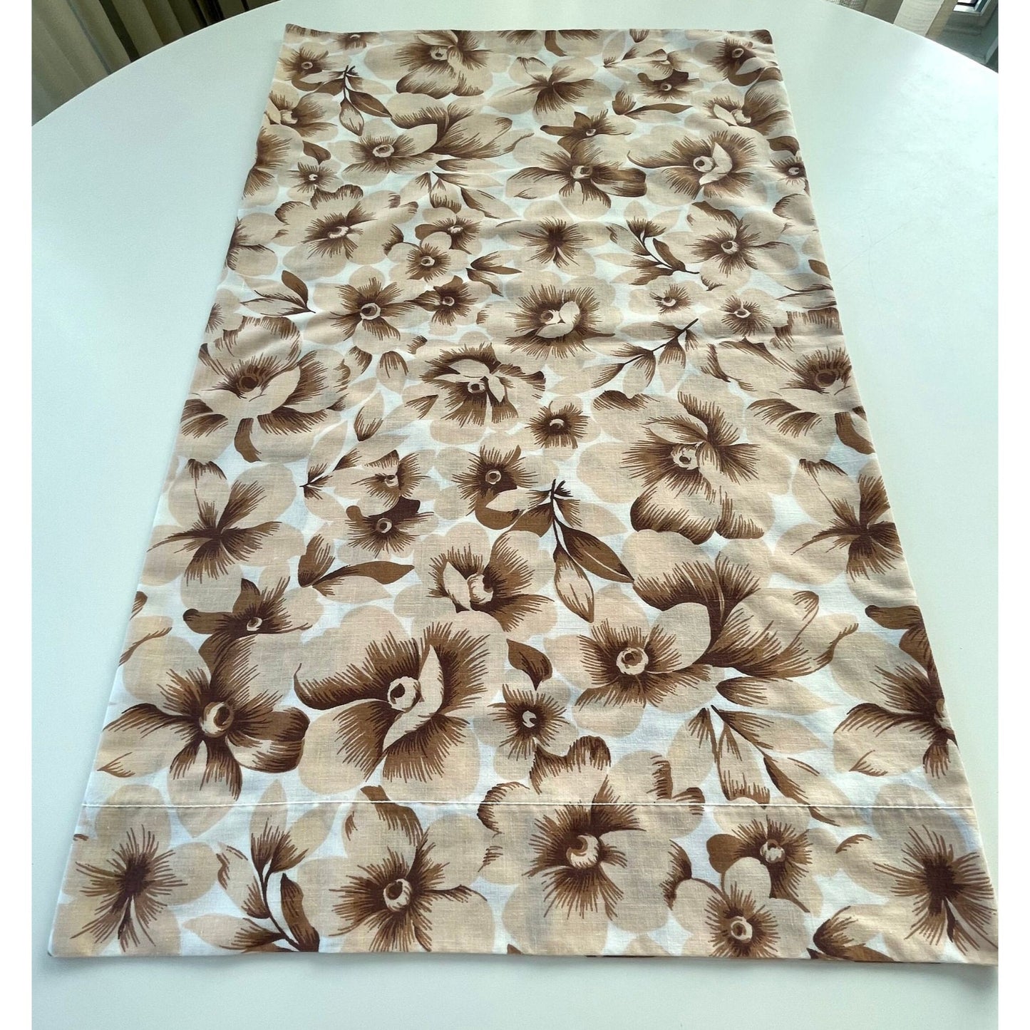 Vintage 80s pillowcase, beige and brown, large flowers, Wabasso