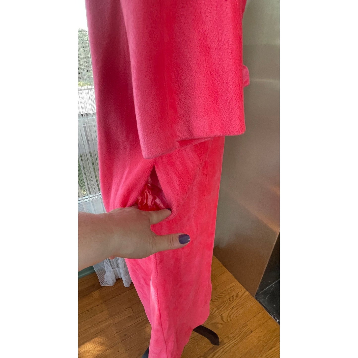 Vintage 1960s robe, plush bubblegum pink velvety fleece