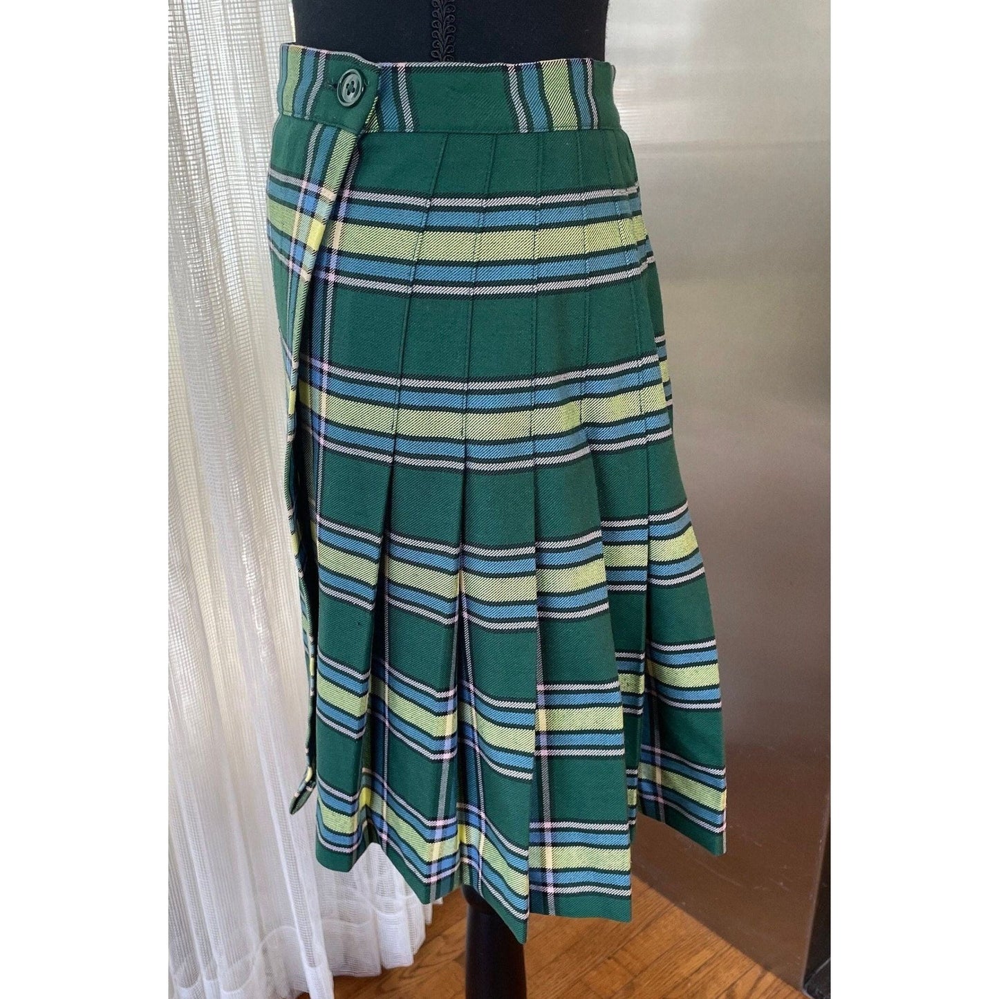 Vintage 80s mini skirt, student pleated plaid skirt