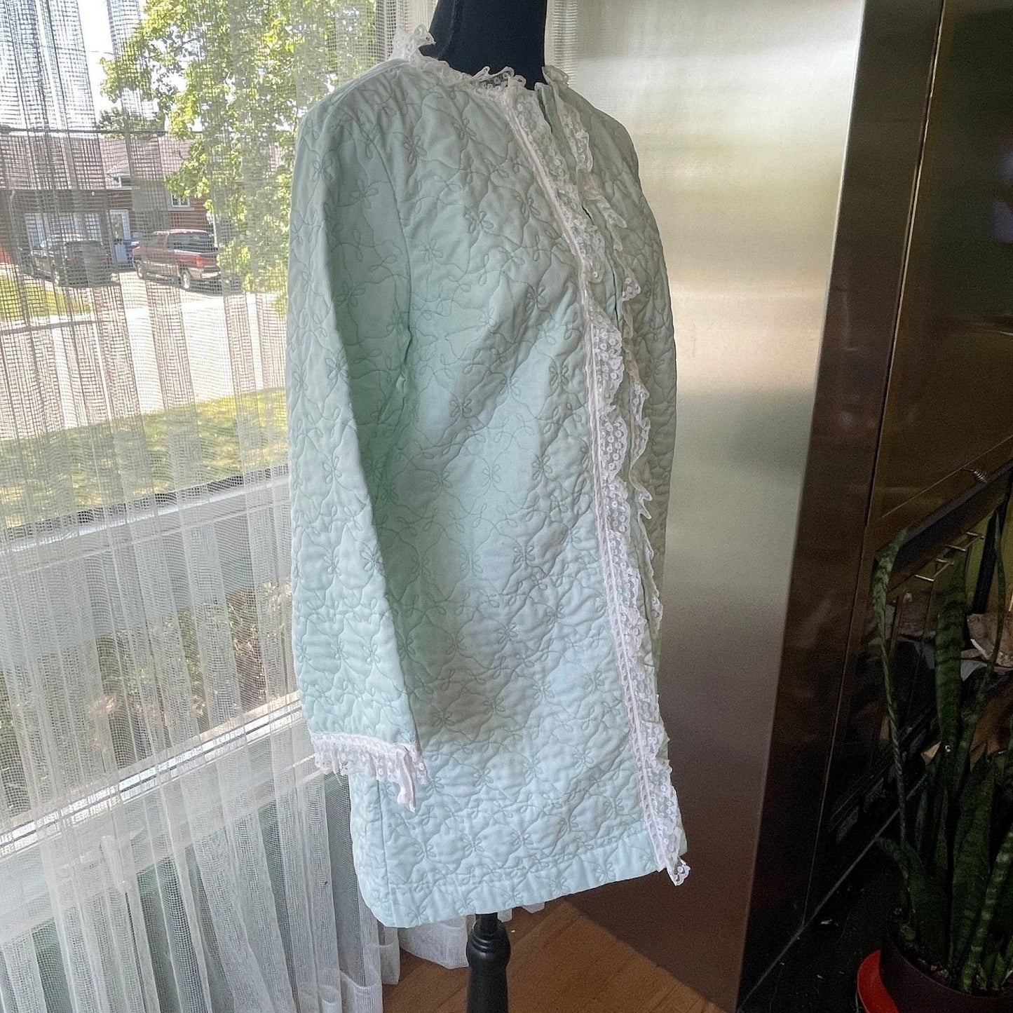 Vintage 1950s quilted bed jacket, mint green, zipped
