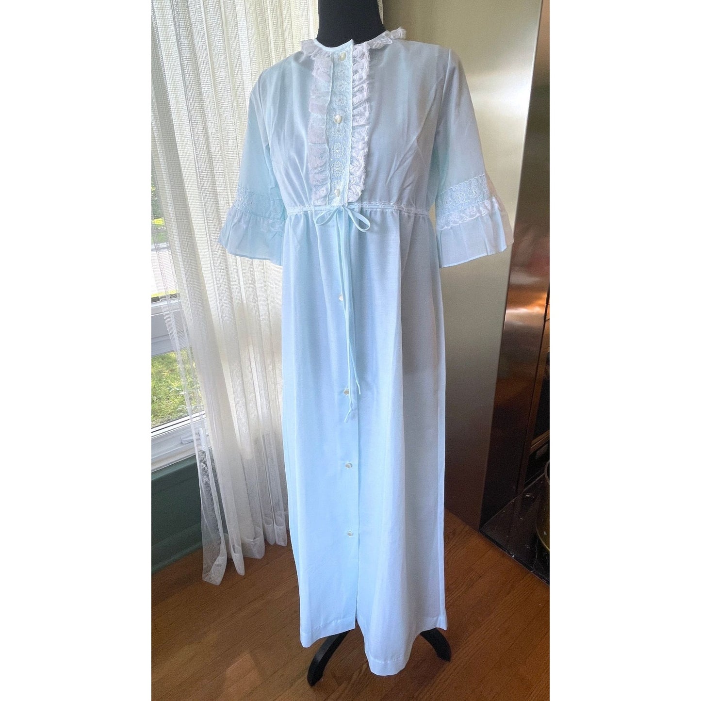 Vintage 1970s peignoir set, blue negligee and peignoir, bridal set