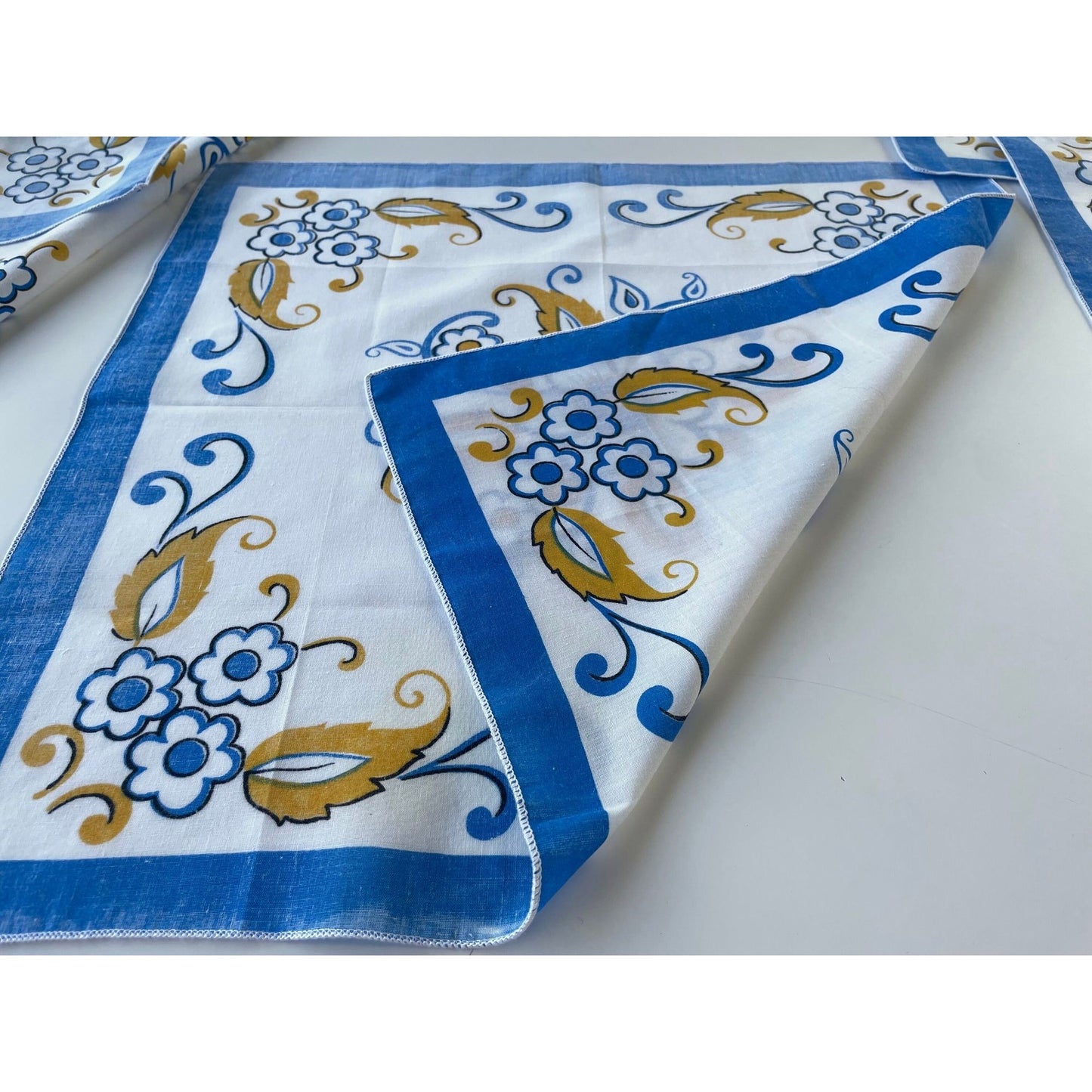 Vintage napkins, set of 4