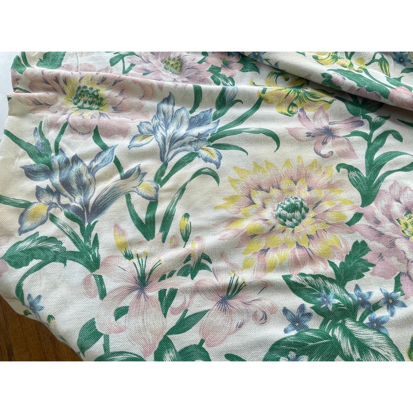 Vintage 80s flat sheet, flannel, large floral print, double/full size bed