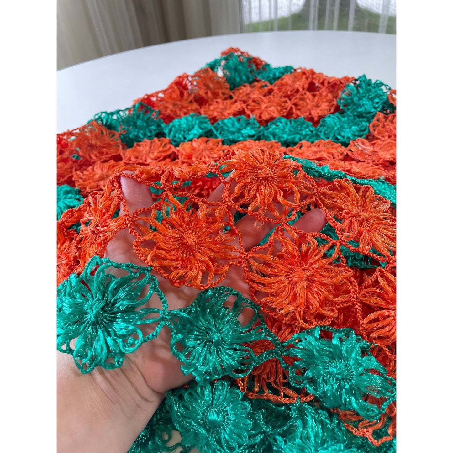 Vintage 70s crocheted raffia flowers round tablecloth