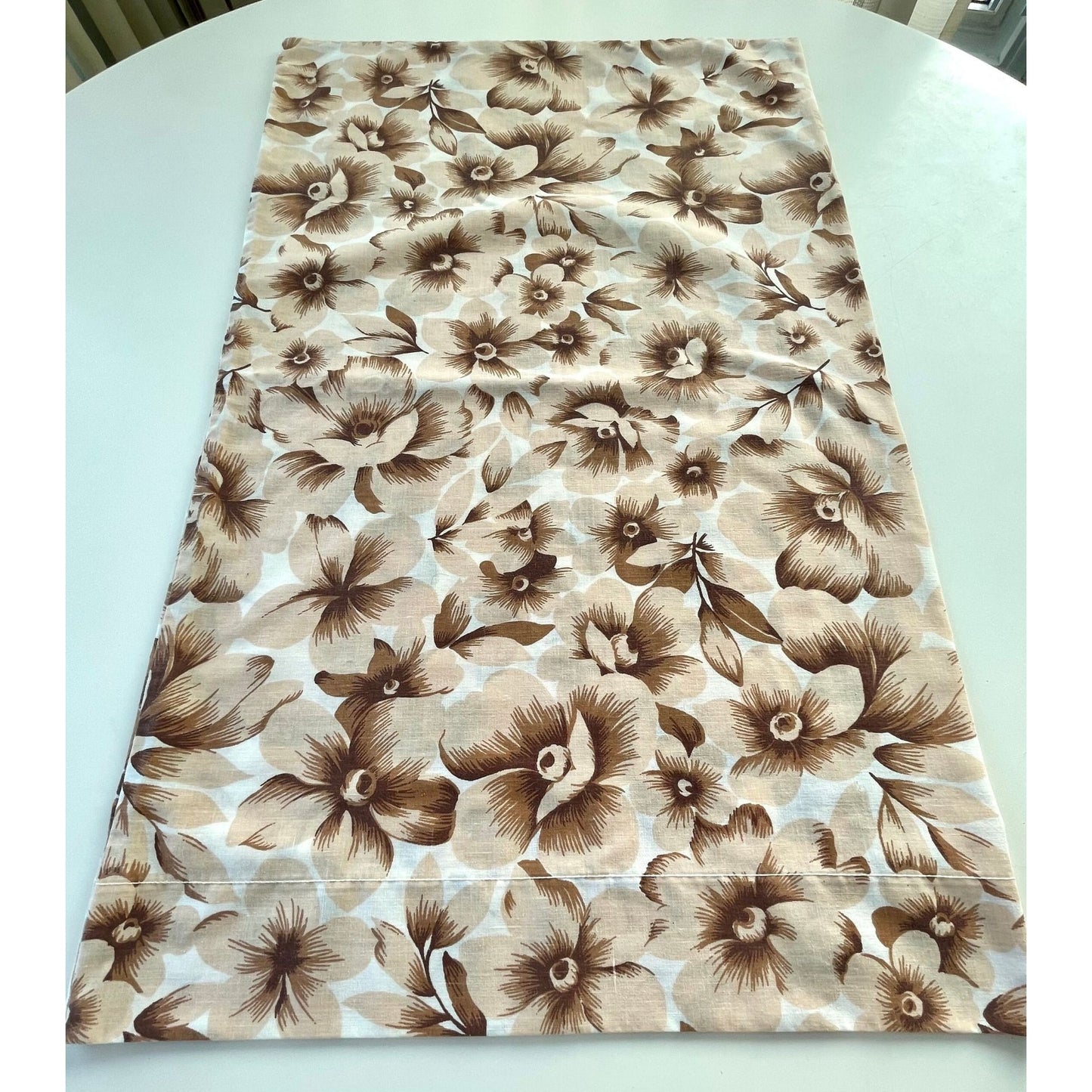 Vintage 80s pillowcase, beige and brown, large flowers, Wabasso