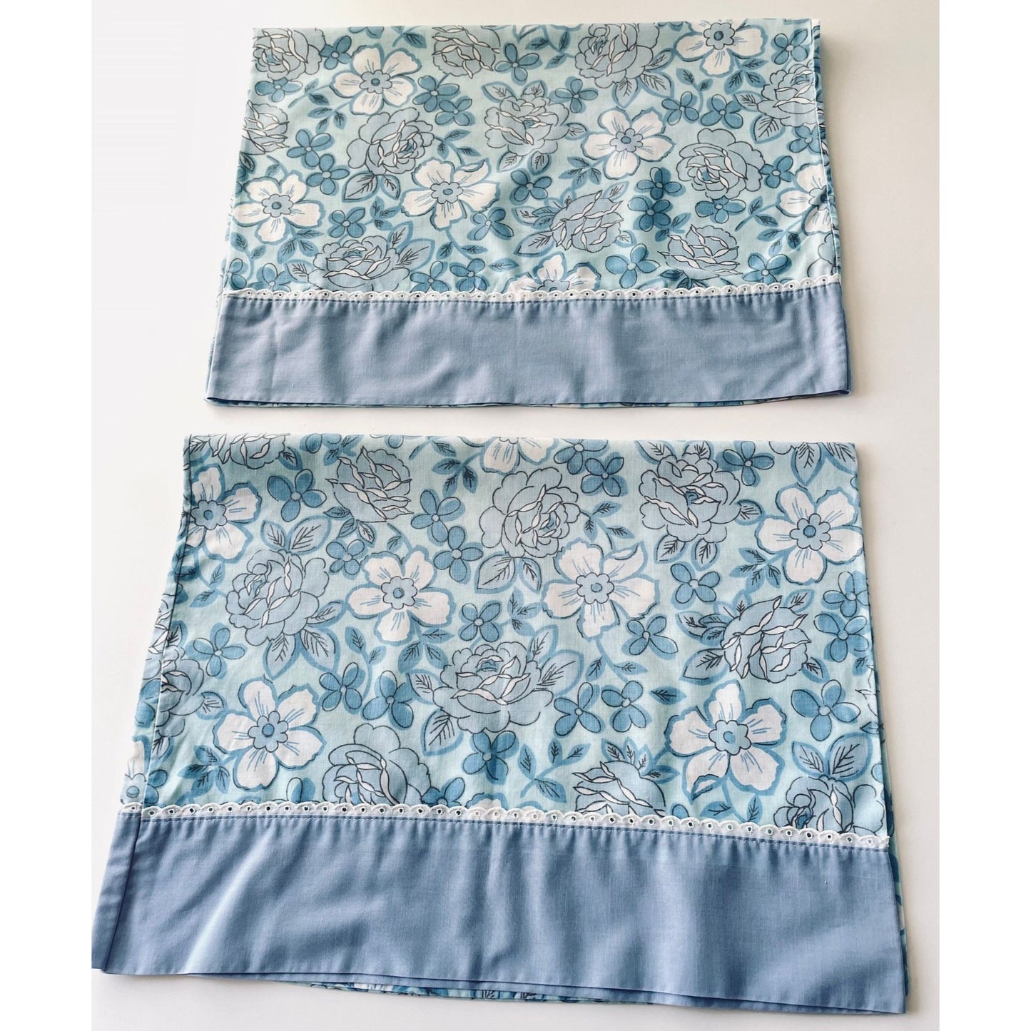 Vintage 70s pillowcases, blue flowers , Dan River Dantrel