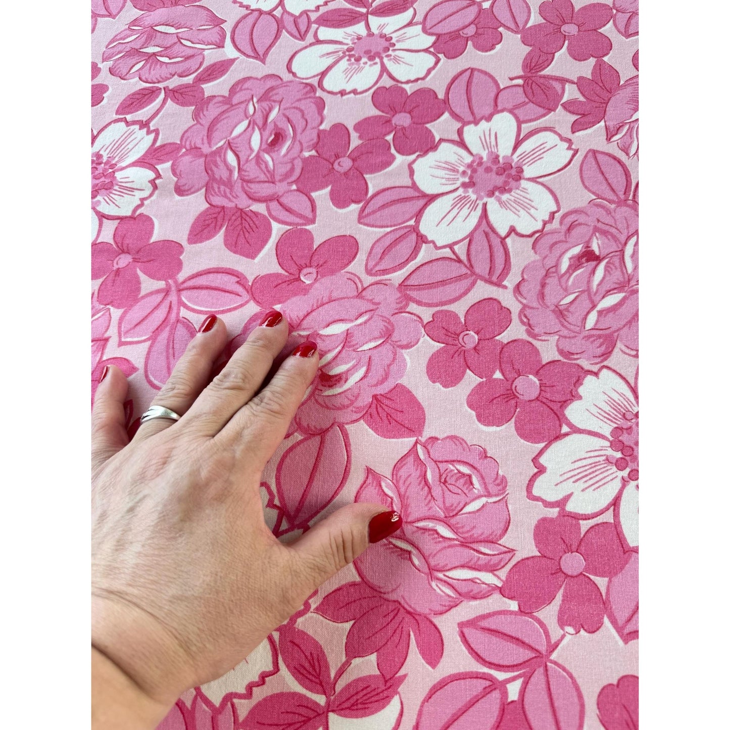 Vintage 70s flat /top sheet, pink flowers, full size, Wabasso