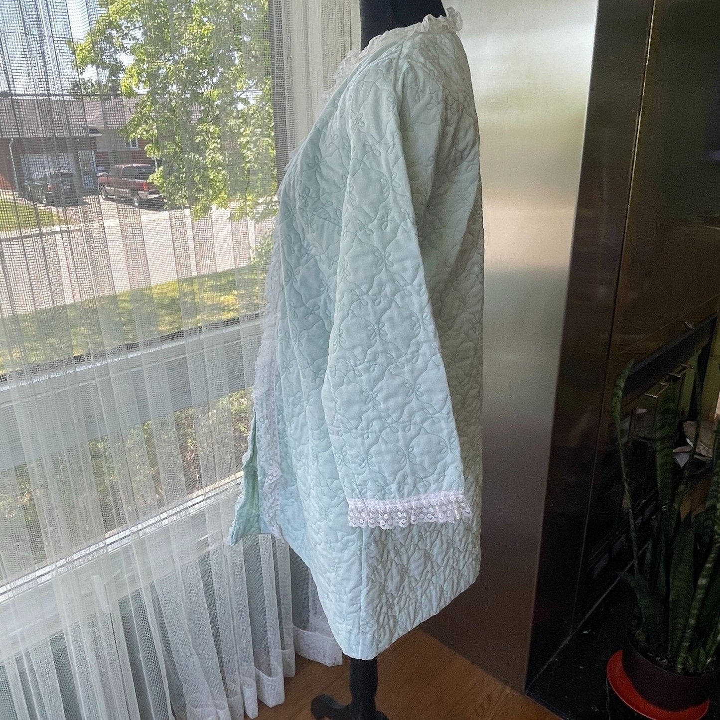 Vintage 1950s quilted bed jacket, mint green, zipped