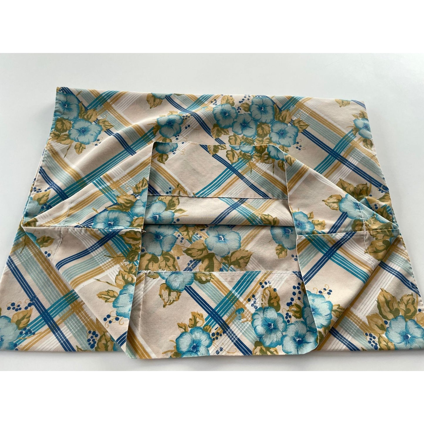 Vintage 70s pillowcase, blue pansies flowers