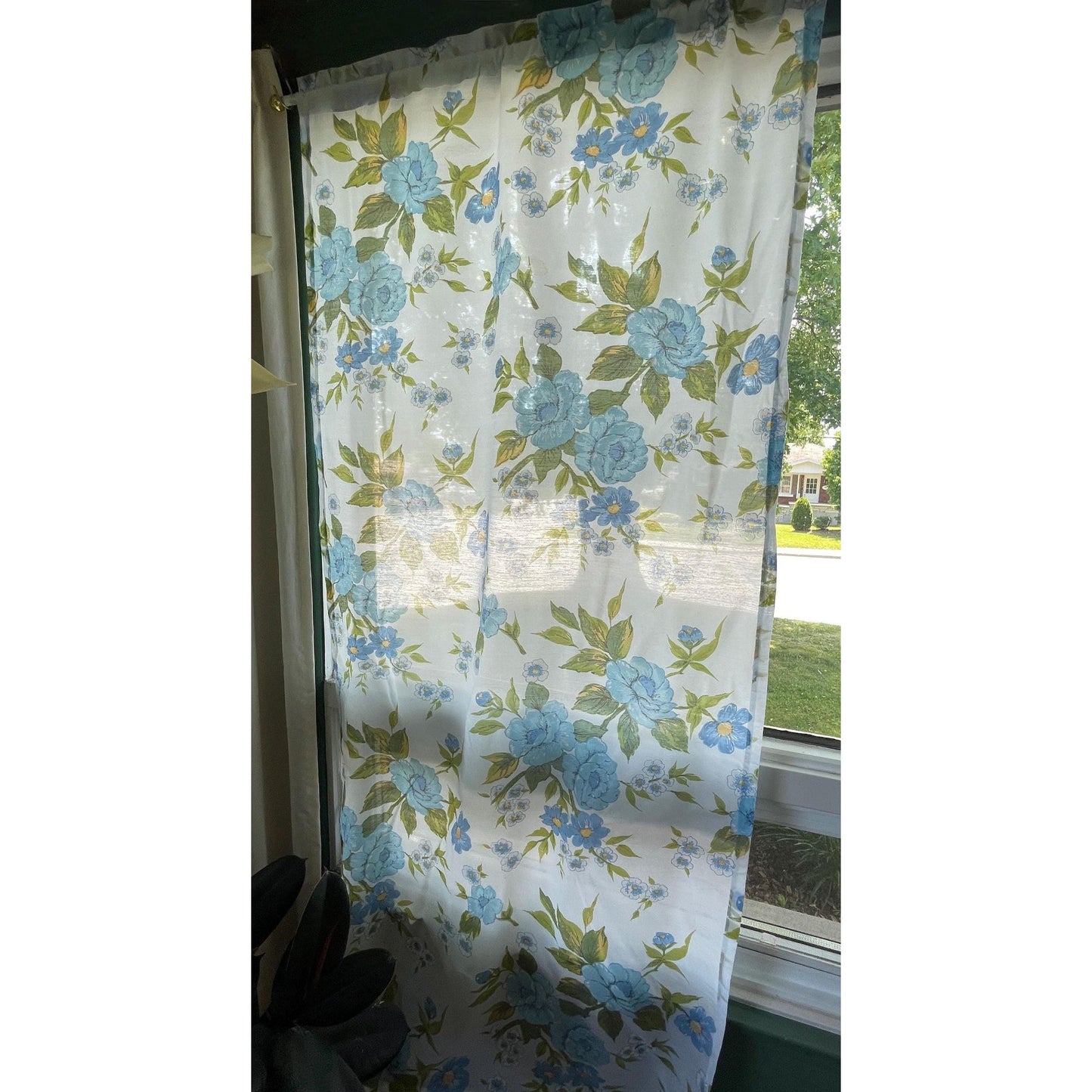 Vintage 70s curtain, large blue flowers and leaves, sheer panel
