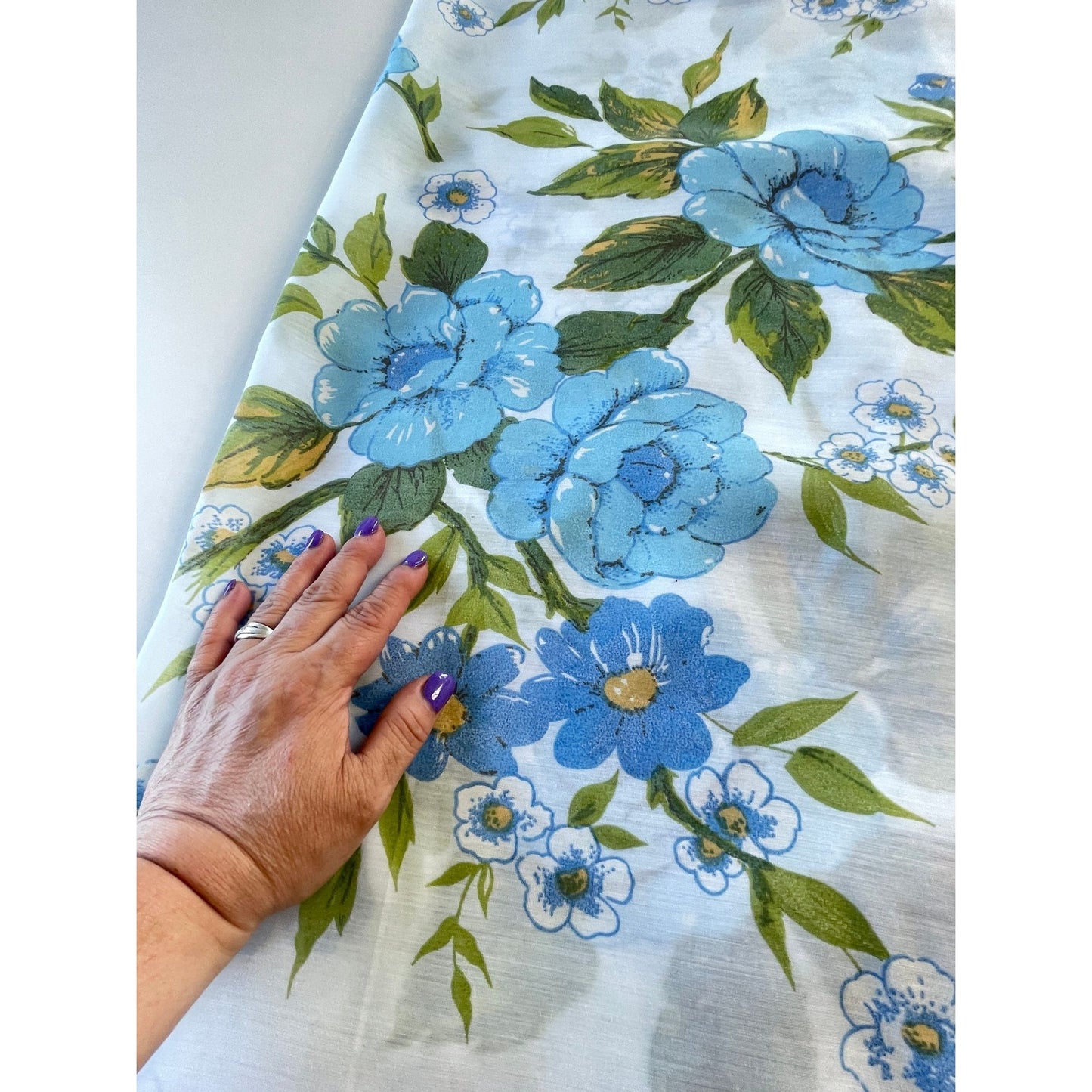 Vintage 70s curtain, large blue flowers and leaves, sheer panel