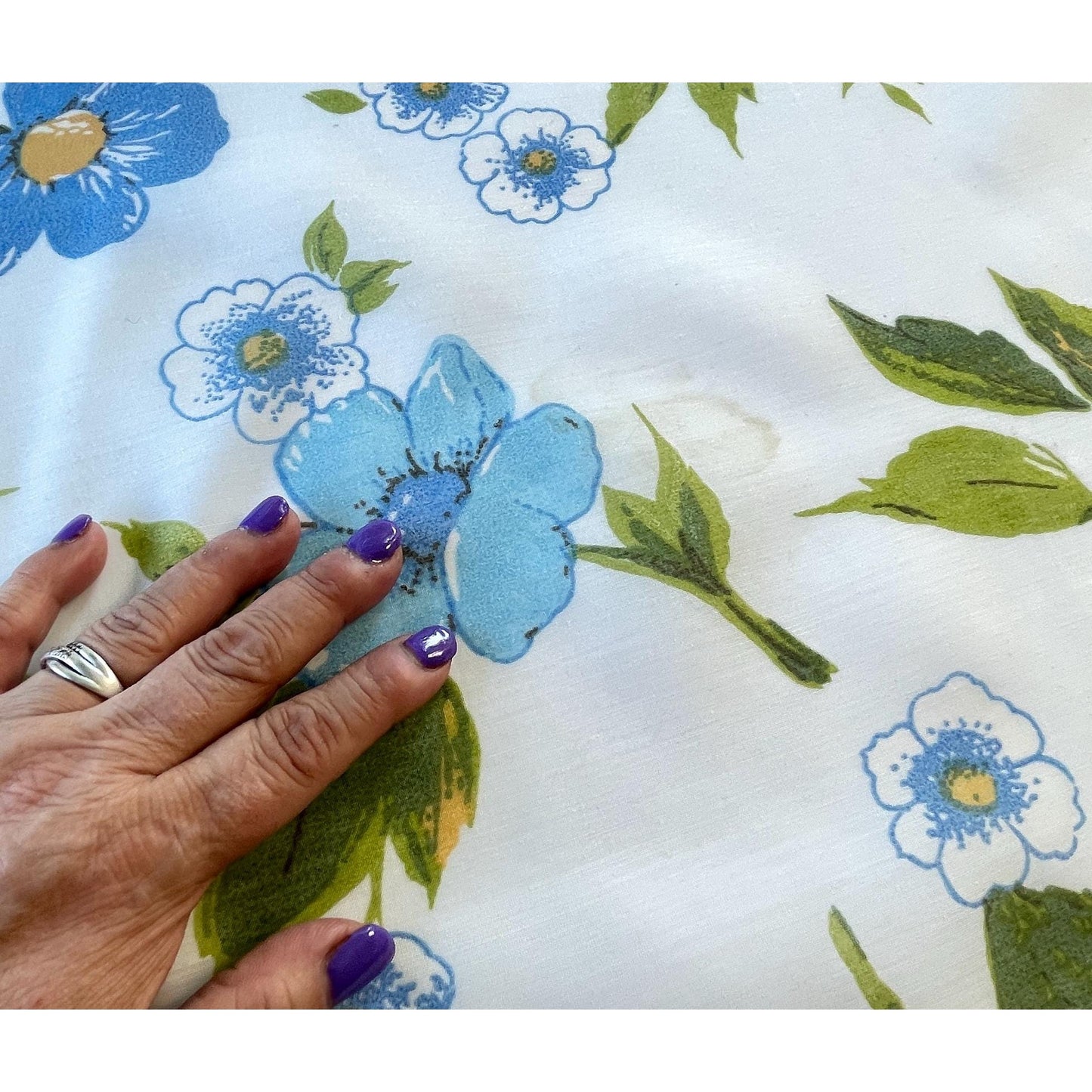 Vintage 70s curtain, large blue flowers and leaves, sheer panel