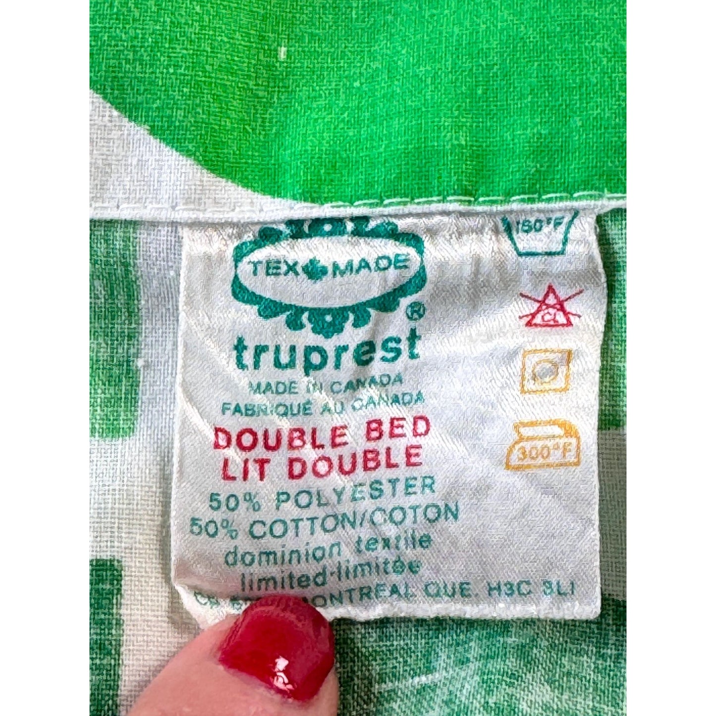 Vintage 70s flat / top sheet, green geometric, full size / queen size bed, TexMade
