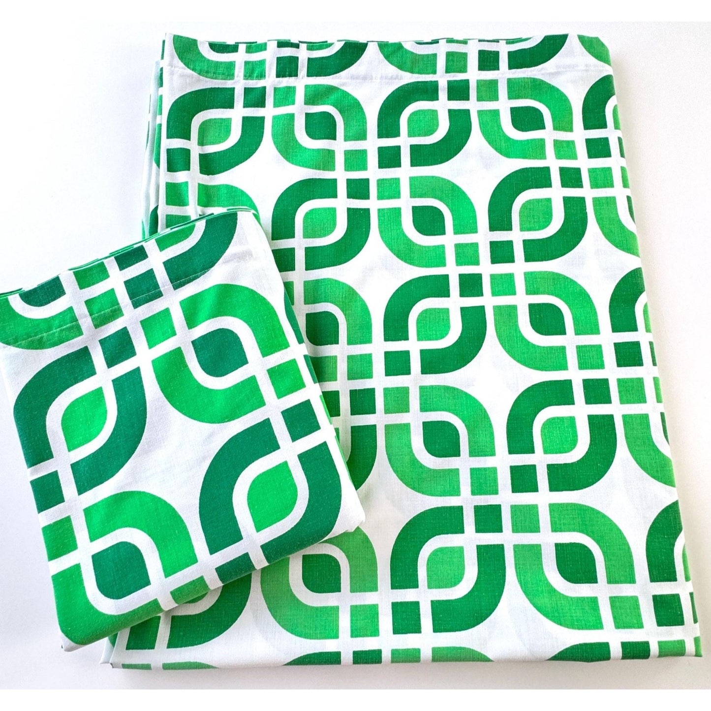 Vintage 70s flat / top sheet, green geometric, full size / queen size bed, TexMade