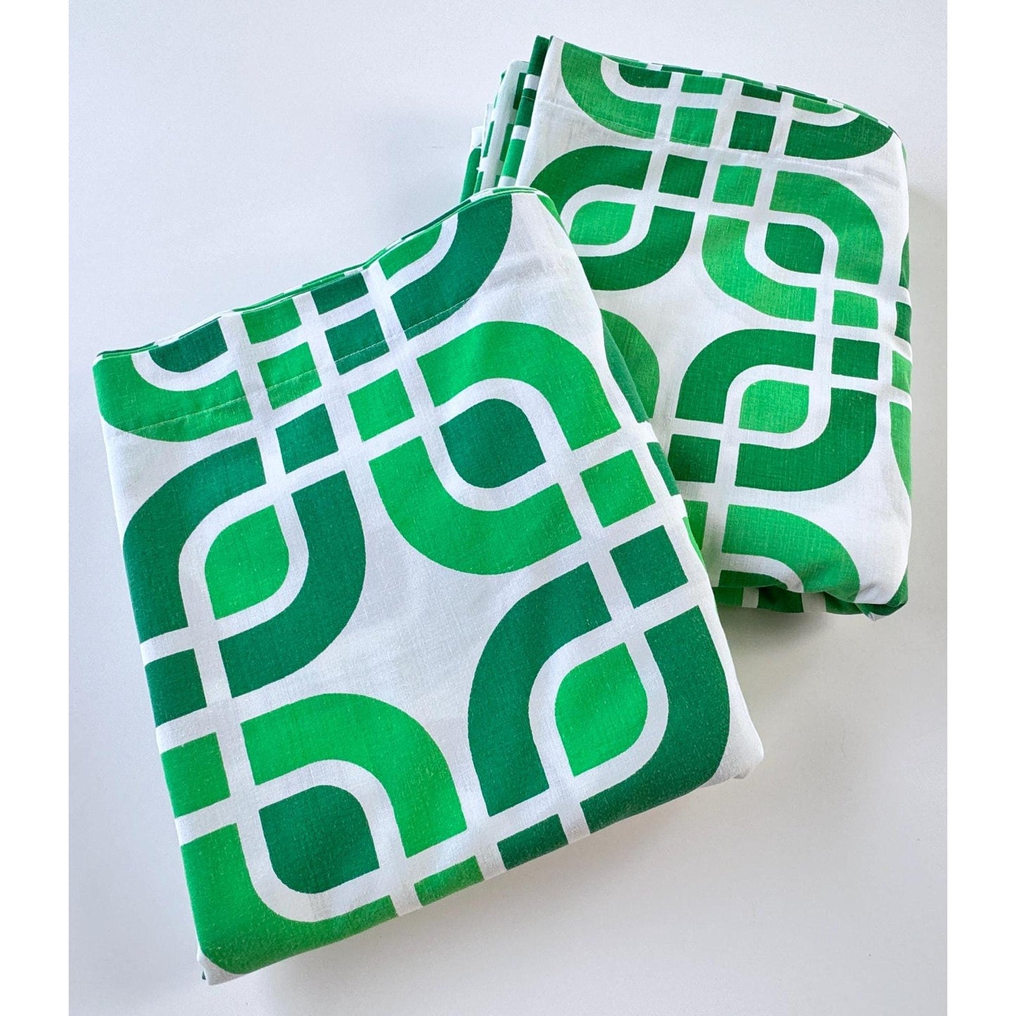 Vintage 70s flat / top sheet, green geometric, full size / queen size bed, TexMade