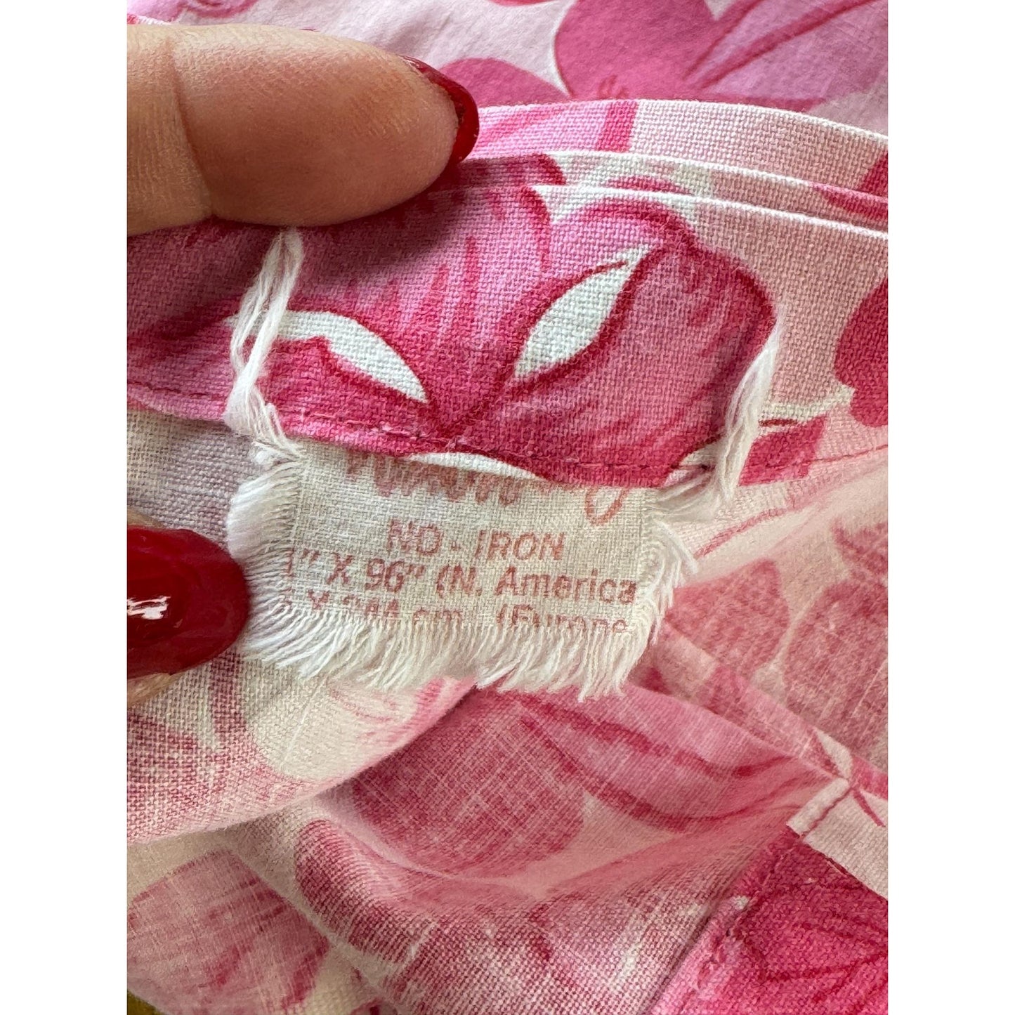 Vintage 70s flat /top sheet, pink flowers, full size, Wabasso