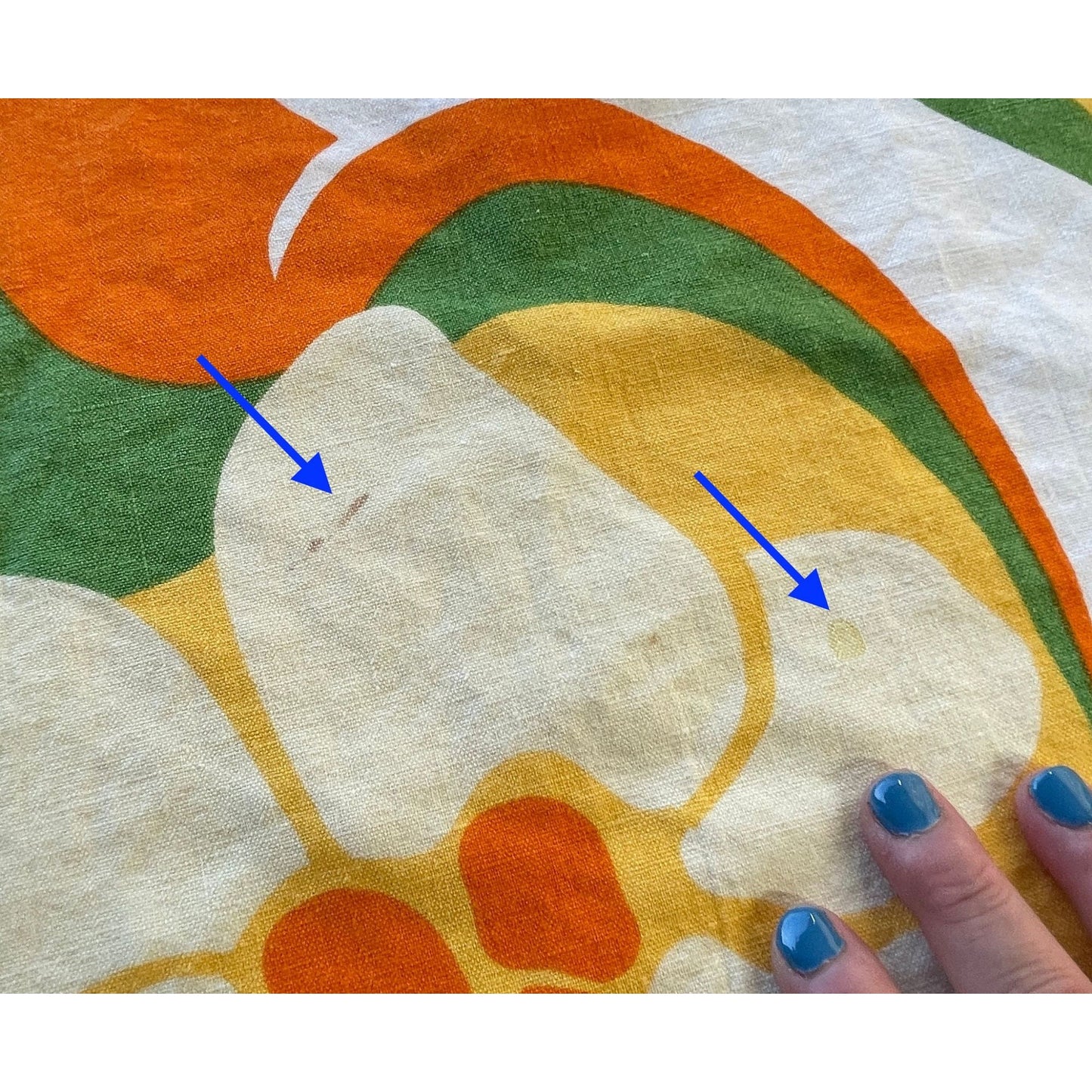 Vintage 70s round floral tablecloth, 59"