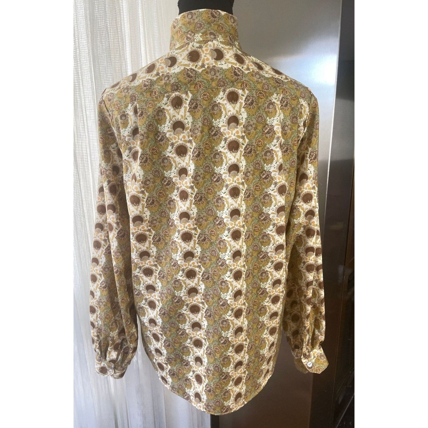 Vintage 80s satin blouse, green sunflowers pattern, long sleeves