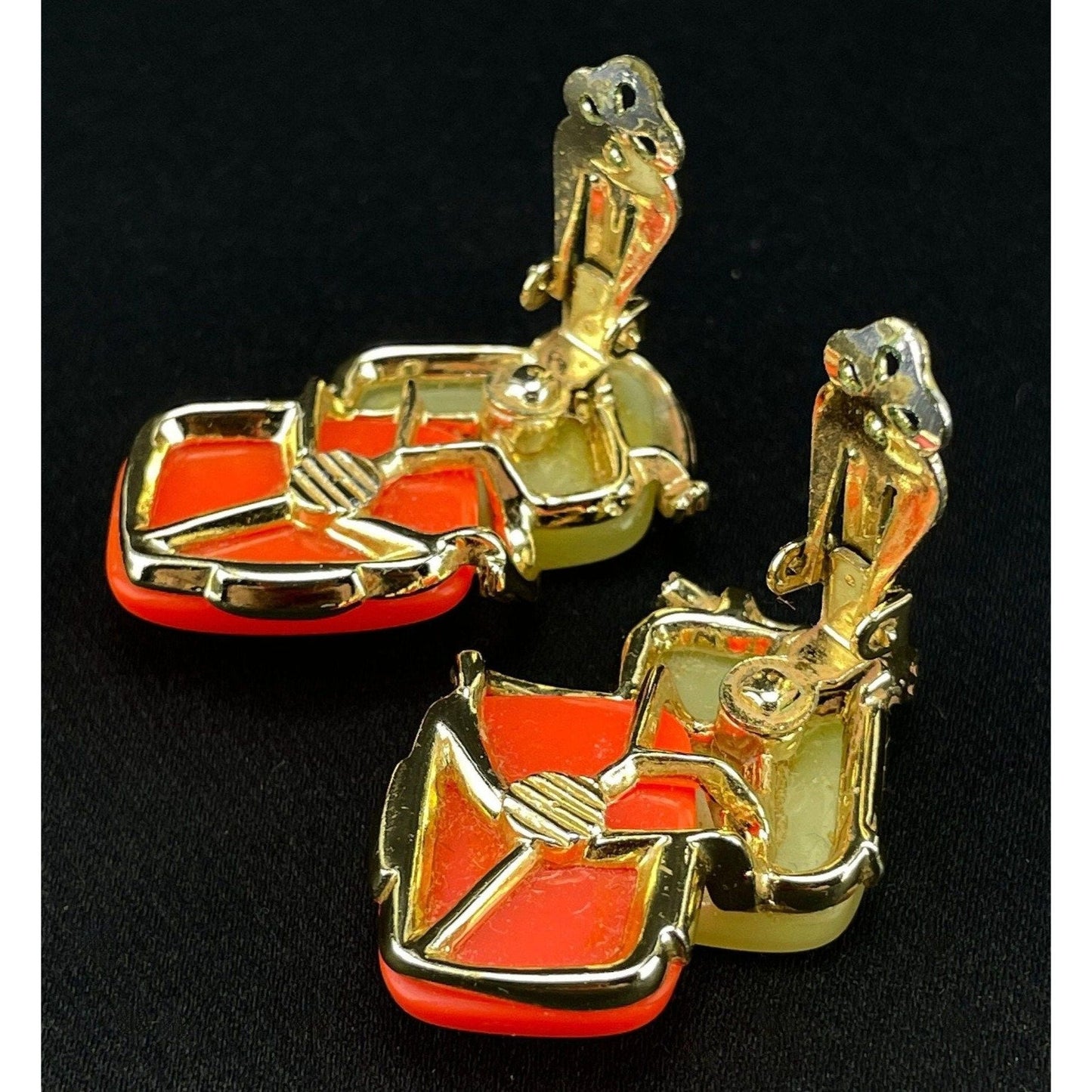 Vintage 60s Moonglow clip on earrings, Lisner