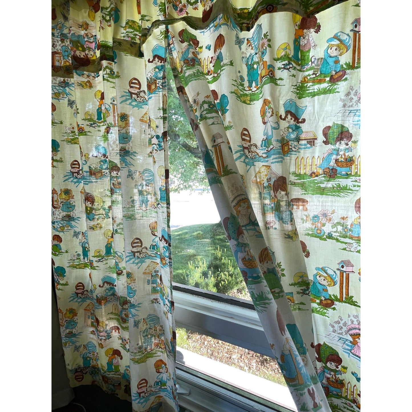 Vintage 70s double curtain, novelty print ruffled panels