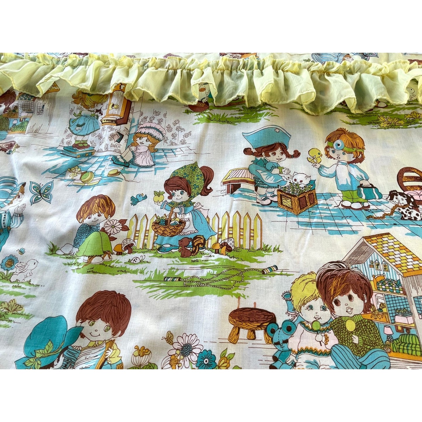 Vintage 70s double curtain, novelty print ruffled panels