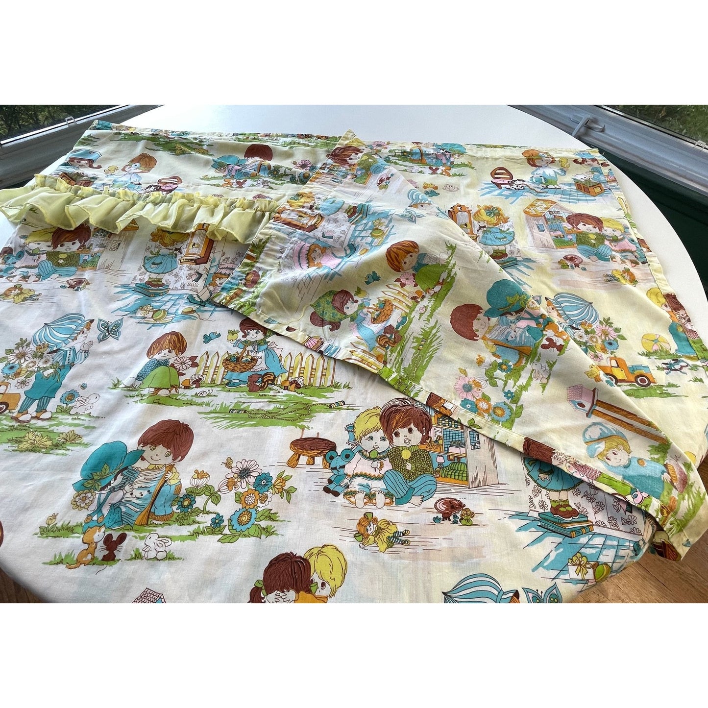 Vintage 70s double curtain, novelty print ruffled panels