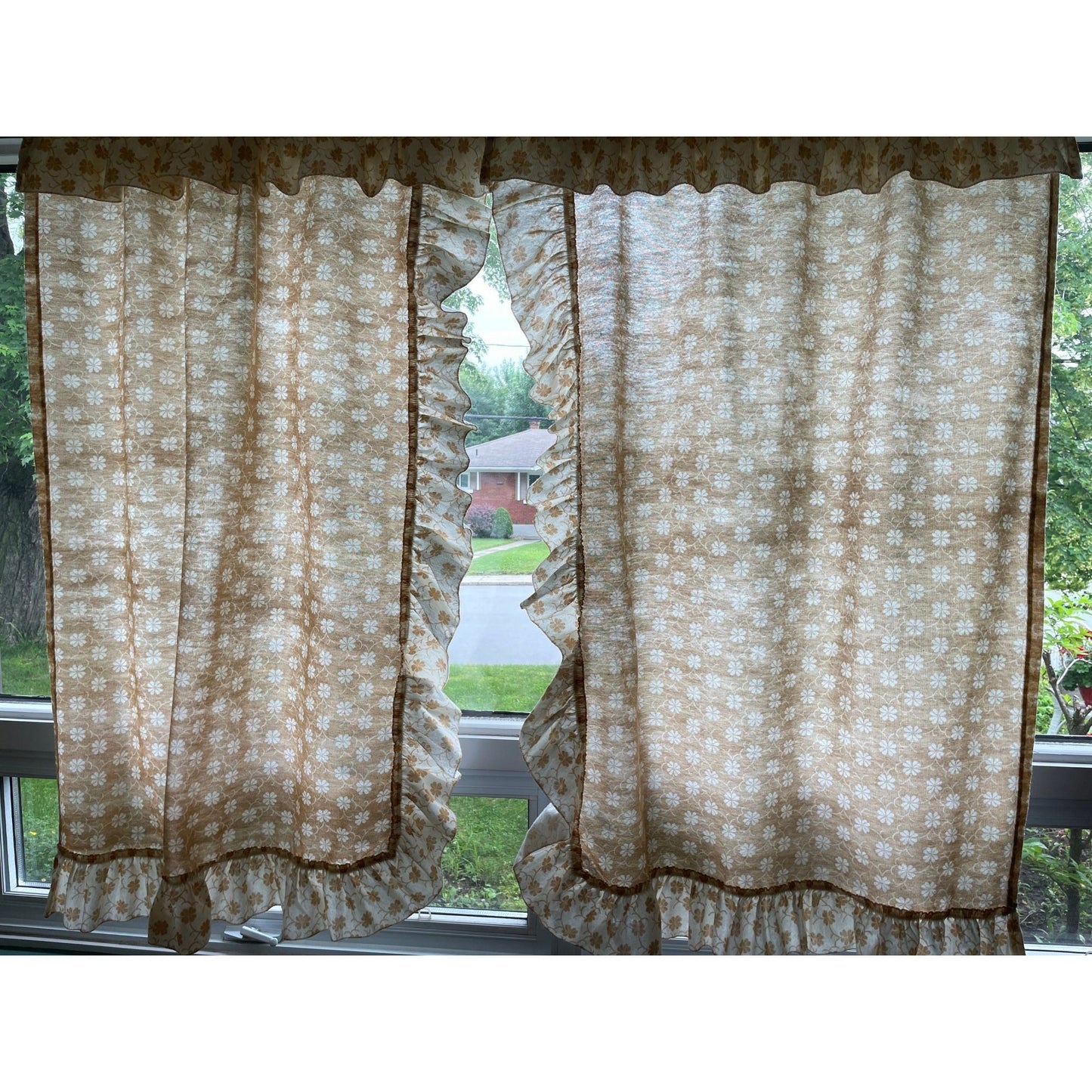 Vintage 80s ruffled curtains with tieback, tan clovers