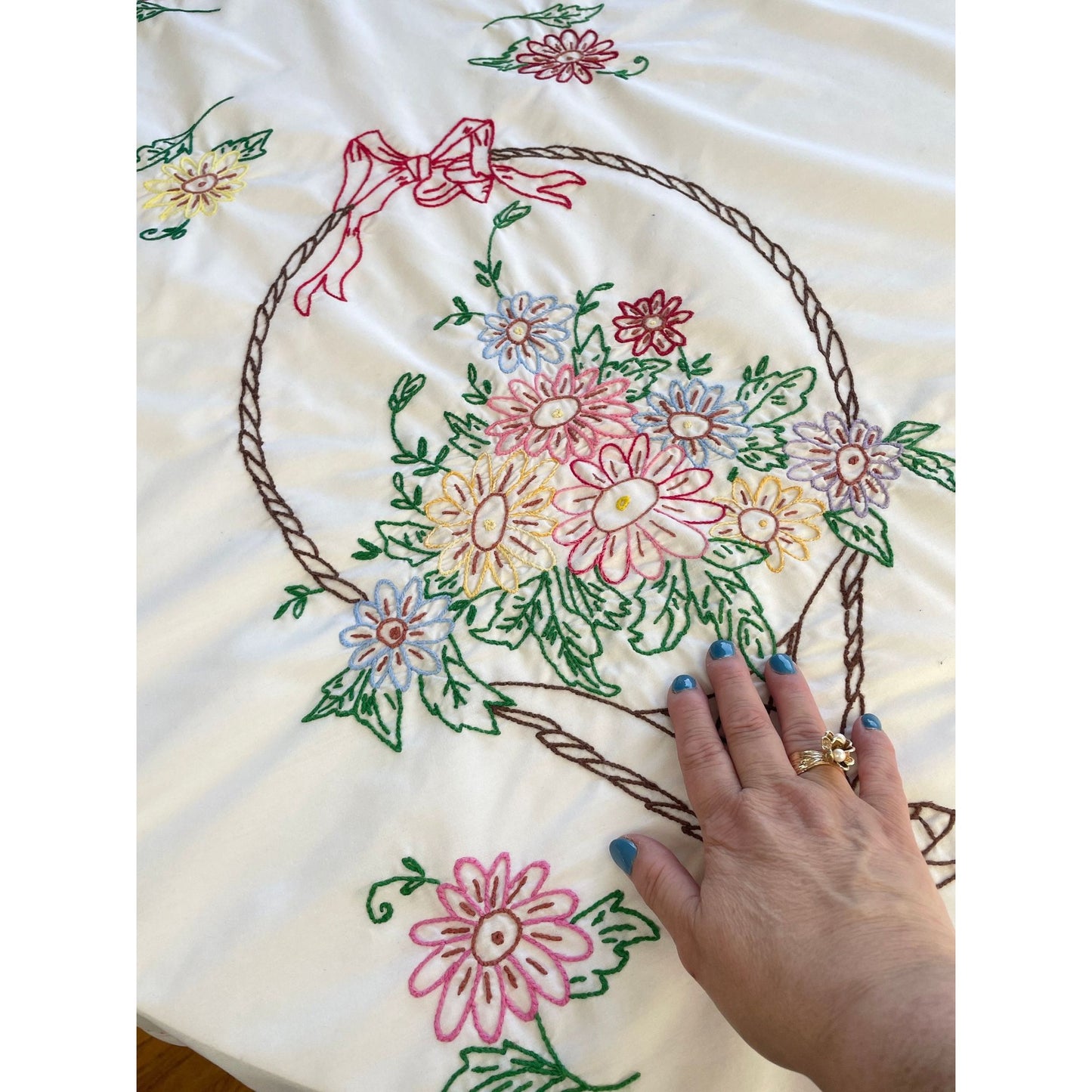 Vintage embroidered rectangular tablecloth, 86" x 48"