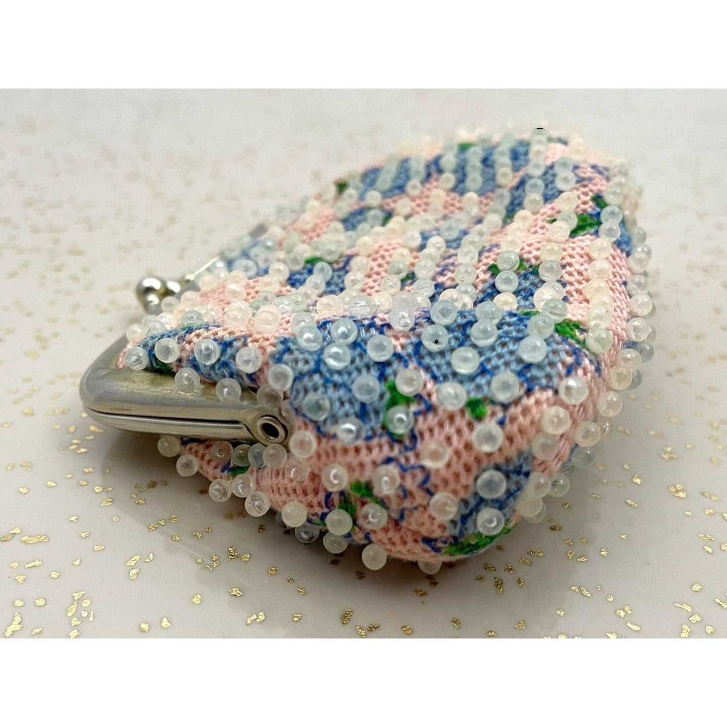 Vintage 1950s coin purse, beaded floral, kiss lock
