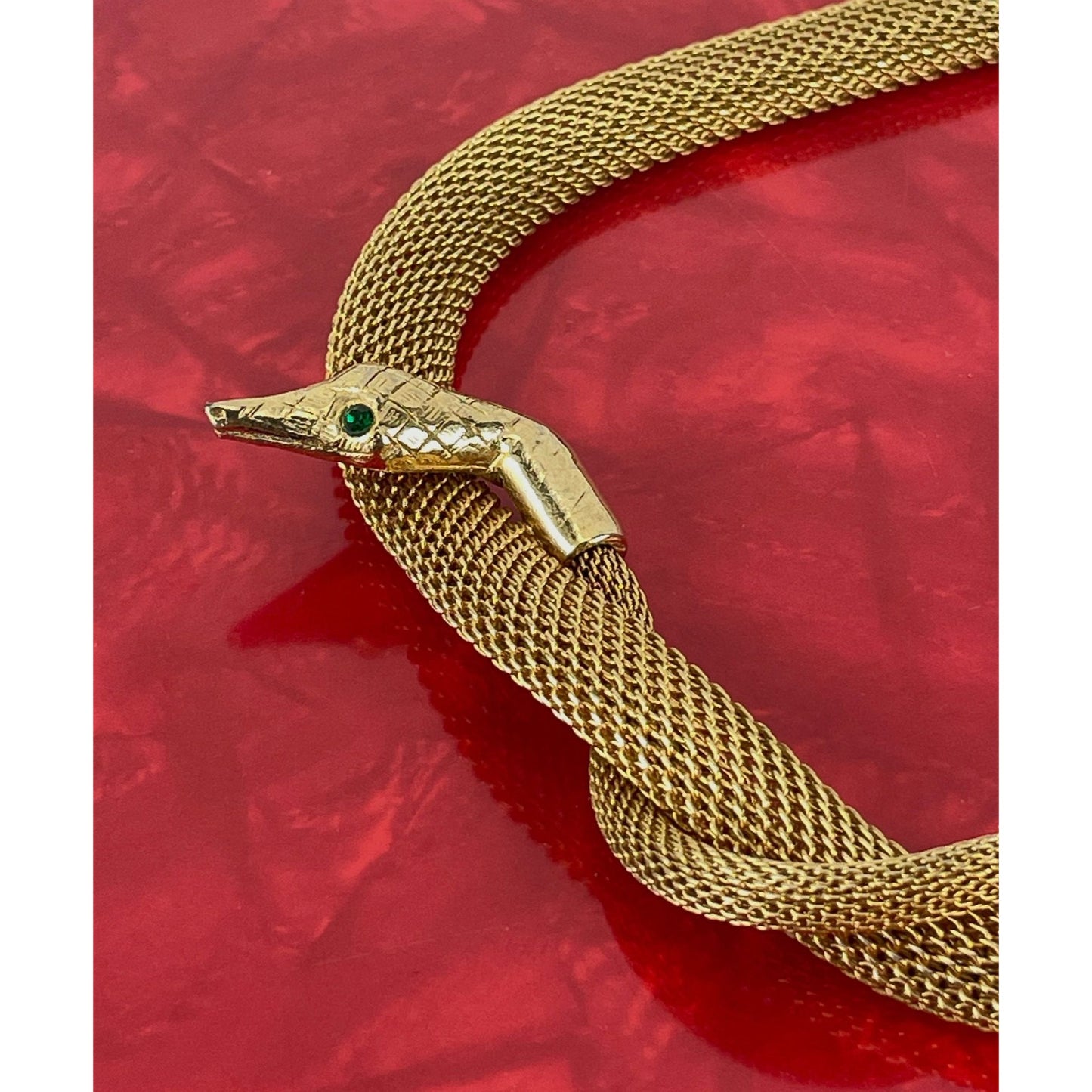 Vintage 80 necklace, nake head and tail, green eyes, gold tone tube mesh